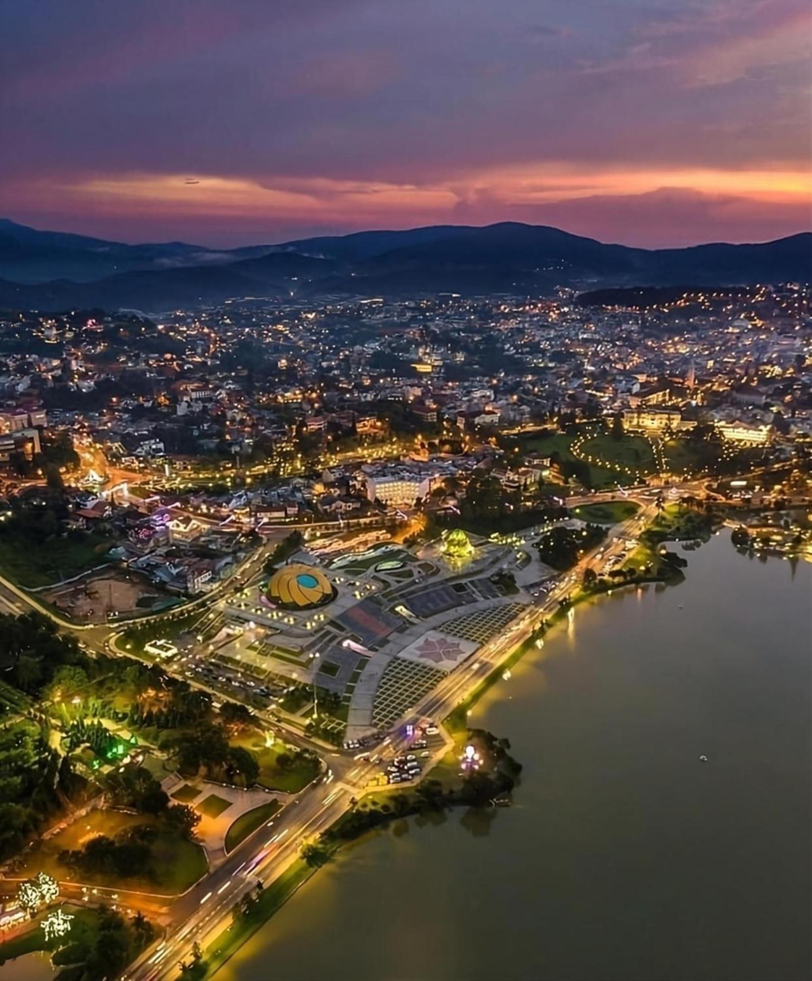 Sky House Hotel Da Lat City Екстер'єр фото